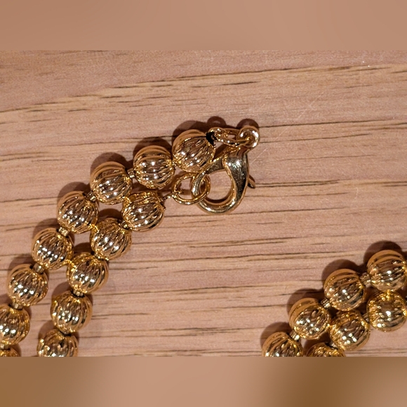 Elegant Gold Bead Ball Necklace - Picture 3 of 5